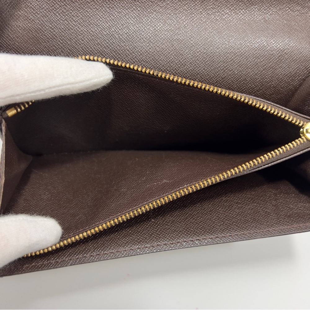 Louis Vuitton Wallet - Picture 16 of 16